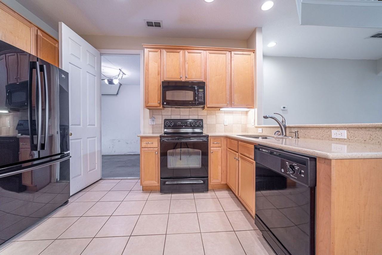 10106 Willow Grove Ct - Photo 4 of 36