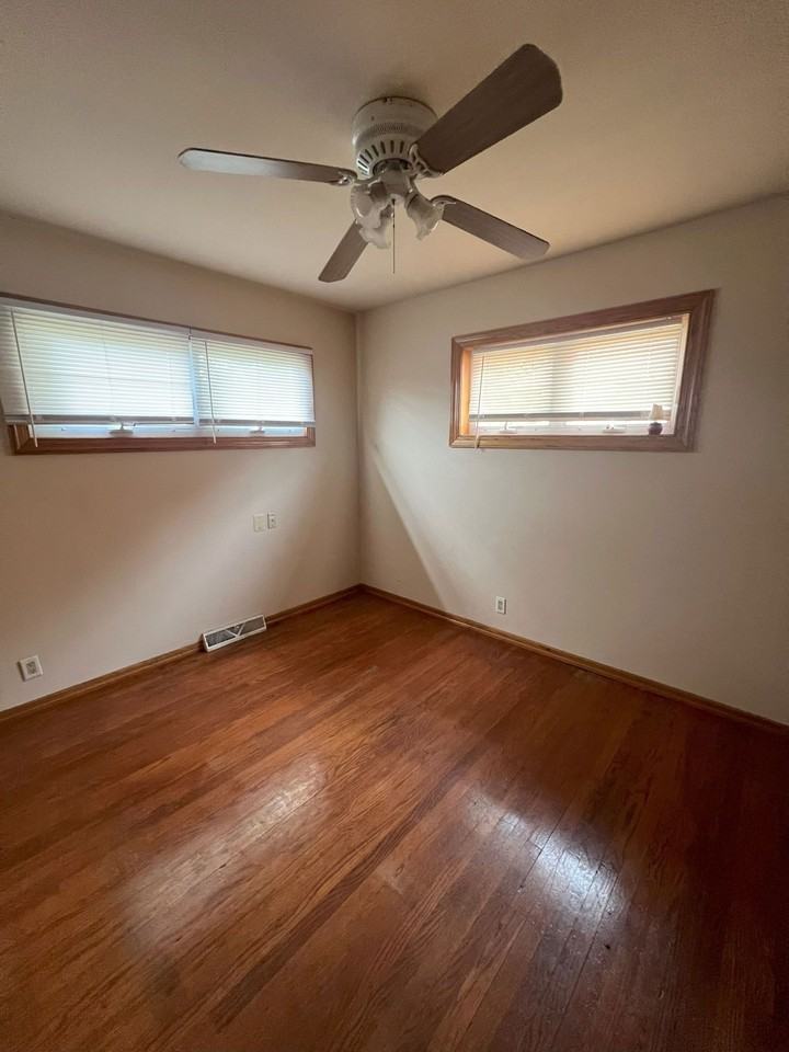 8230 W Luscher Ave - Photo 3 of 7