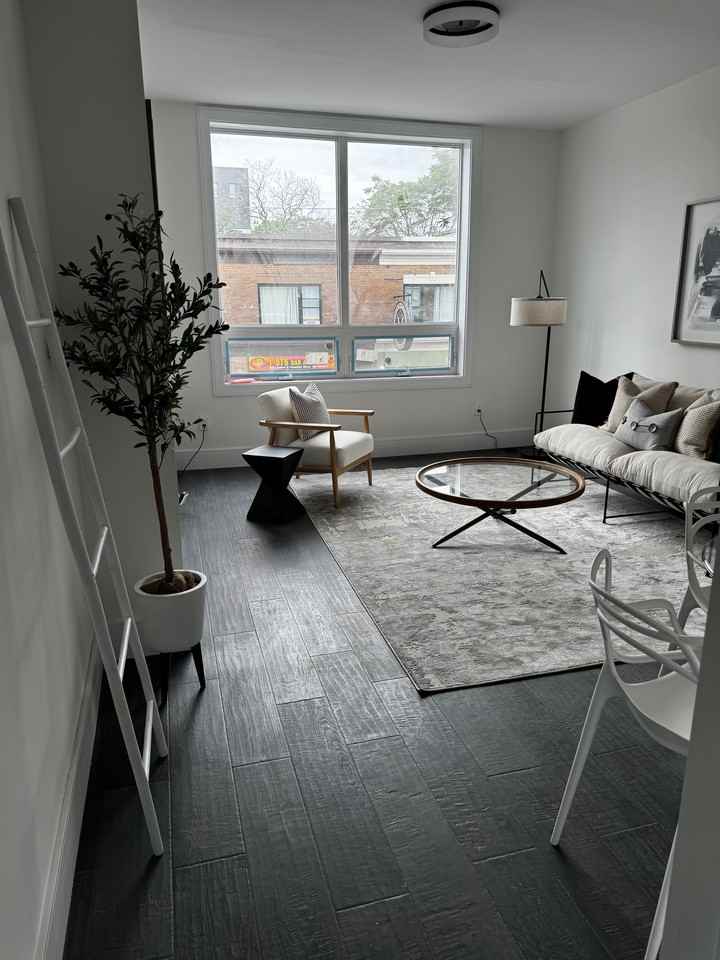 307 Barton Street East - Photo 2 of 4