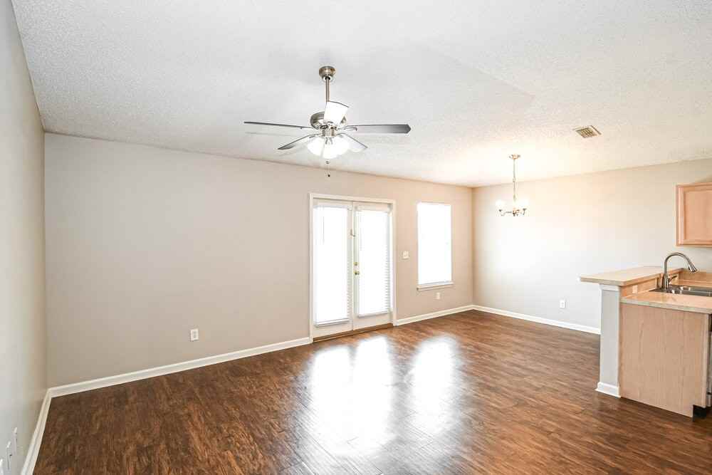 1125 Buccaneer Blvd - Photo 3 of 16