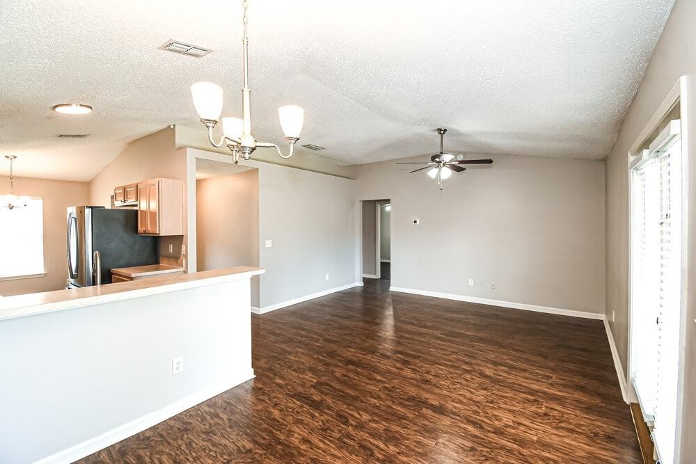 1125 Buccaneer Blvd - Photo 5 of 16