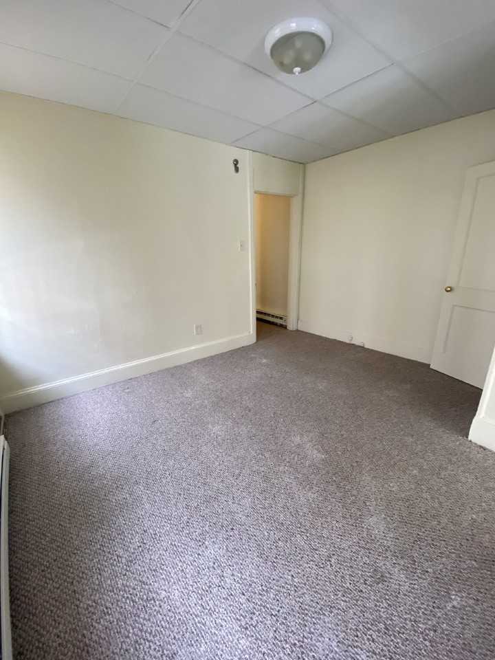 402 Welsh St #2B - Photo 2 of 7