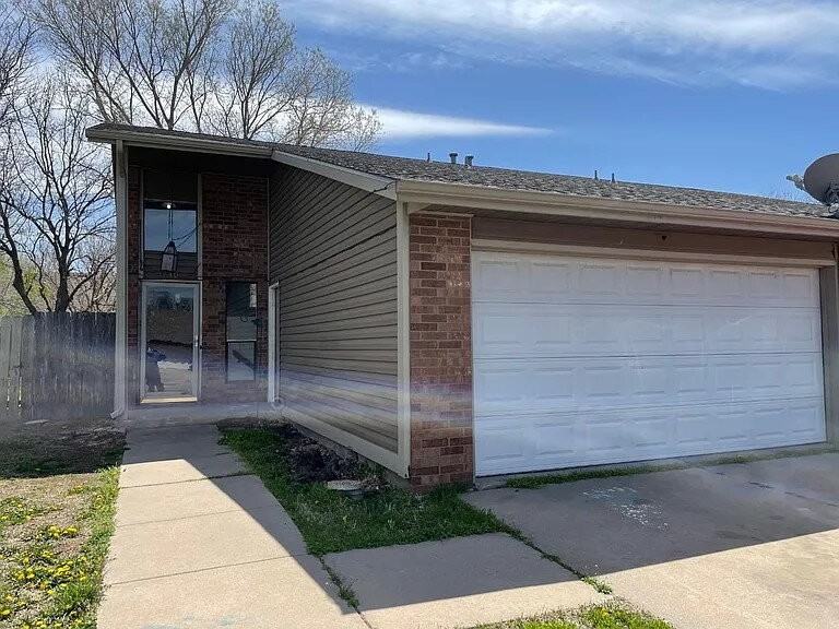 1730 S Beech Ct - Photo 2 of 11