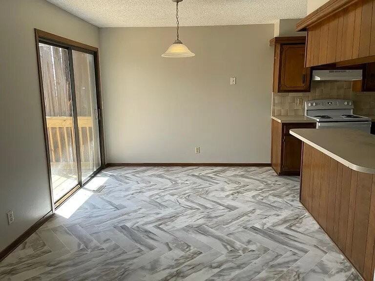 1730 S Beech Ct - Photo 5 of 11