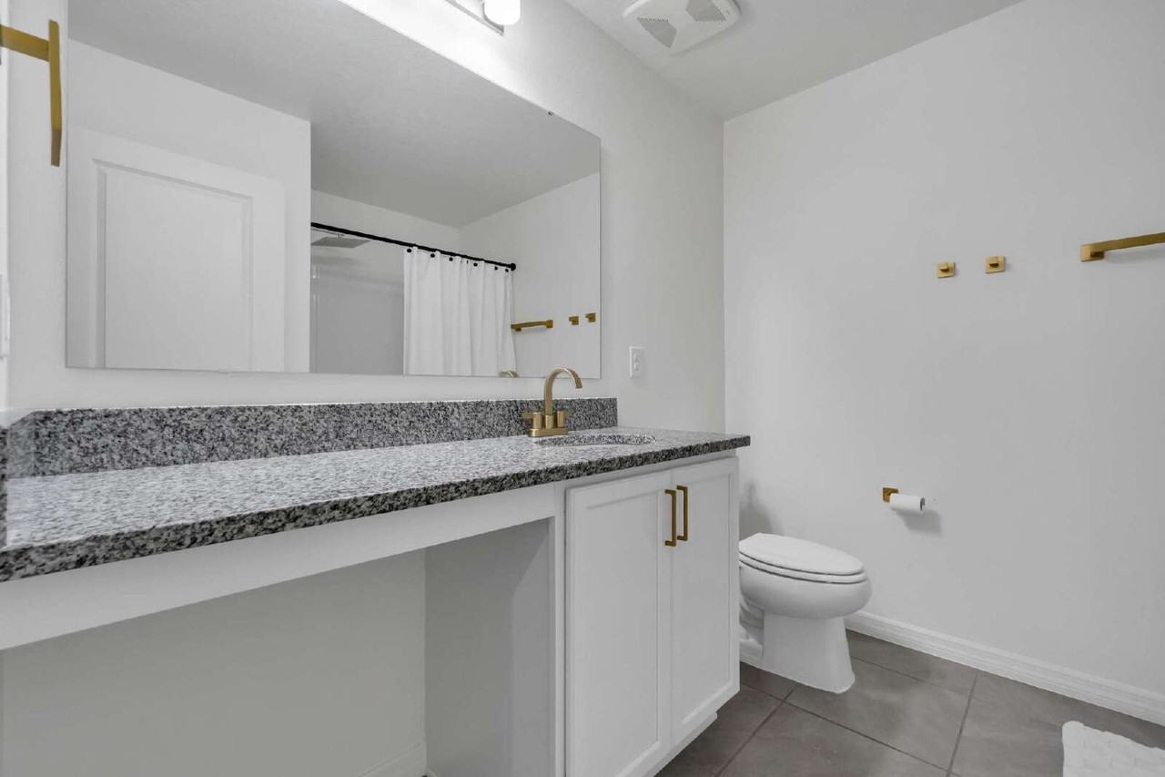 3800 Whitetail Ct - Photo 7 of 31