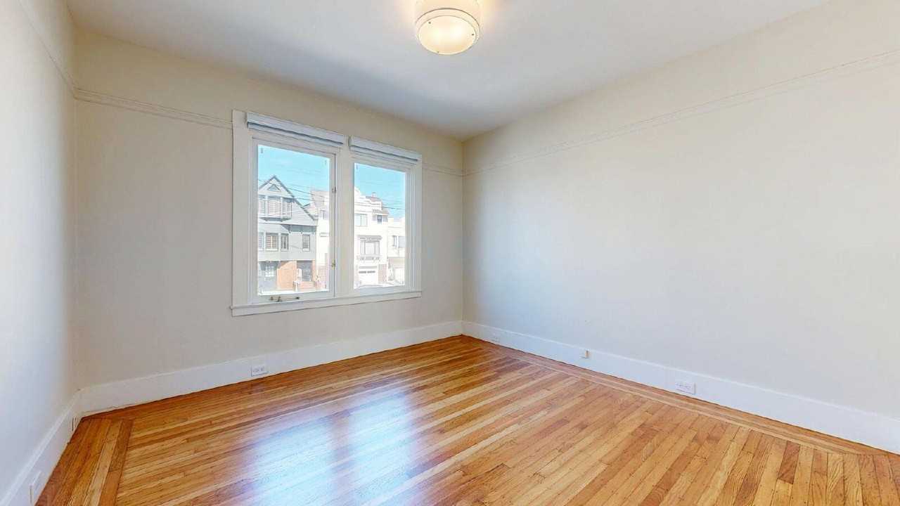 1386 15th Ave - Photo 3 of 28