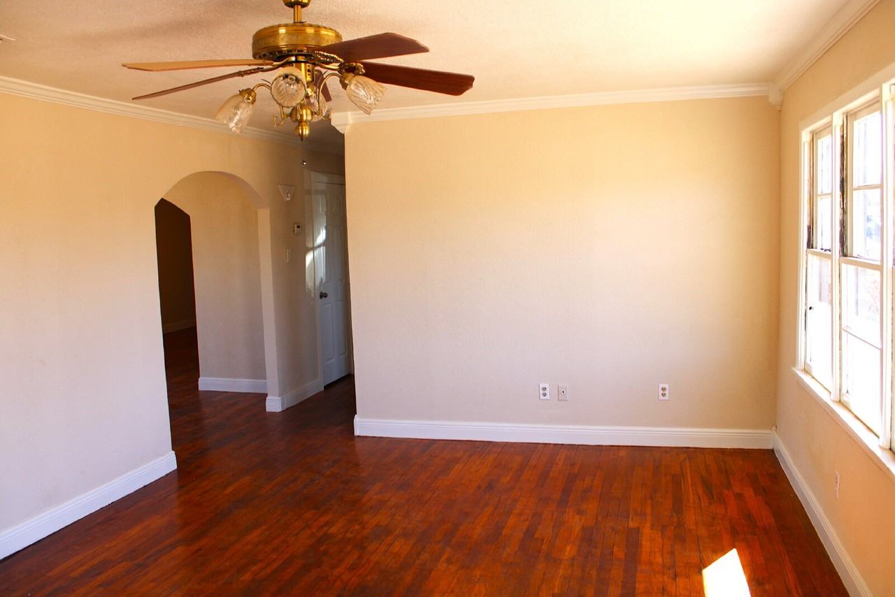 6503 Avenue T - Photo 3 of 15