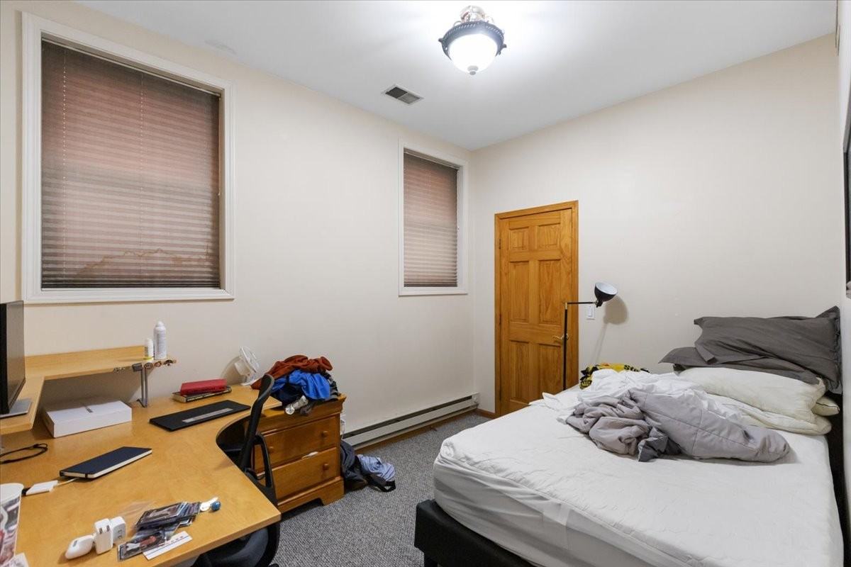 2338 N Greenview Ave #1 - Photo 6 of 10