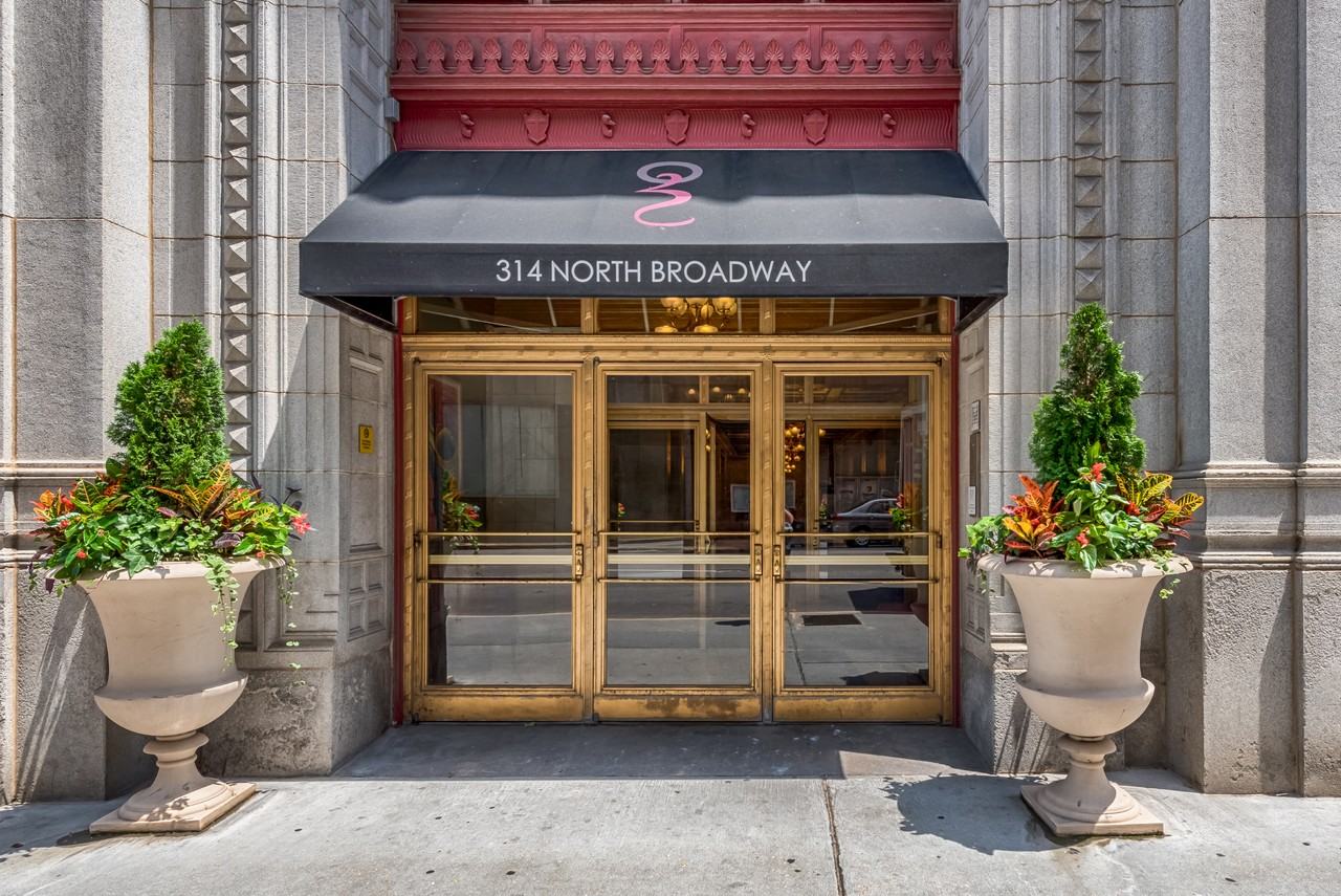 314 N Broadway #502 - Photo 2 of 22