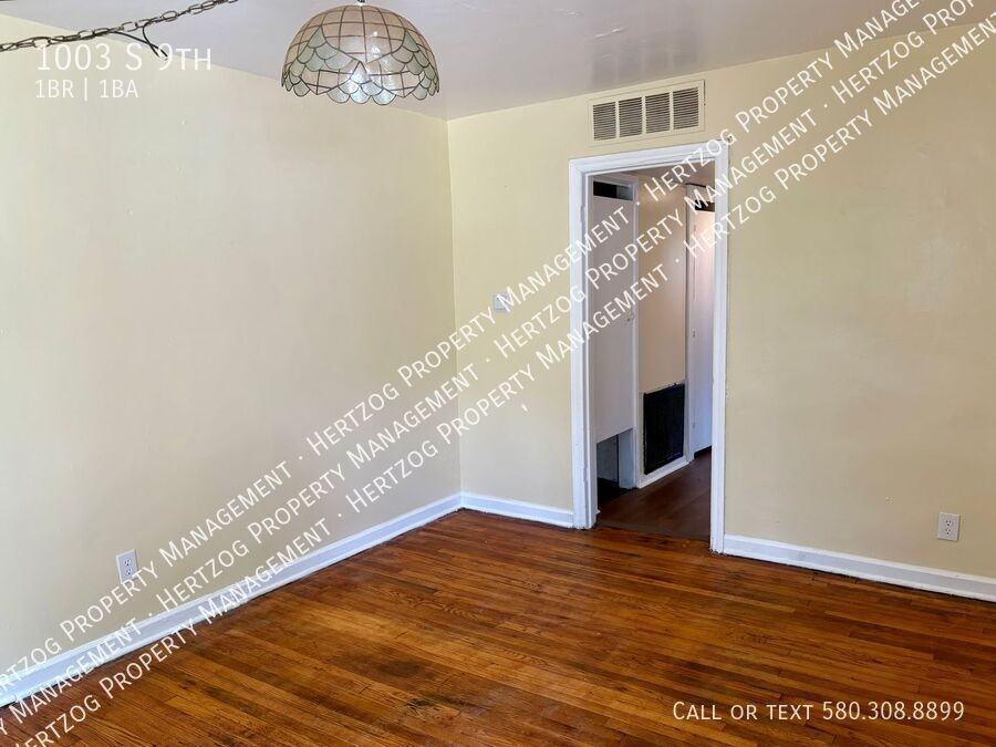 1003 S 9th St - Photo 2 of 14