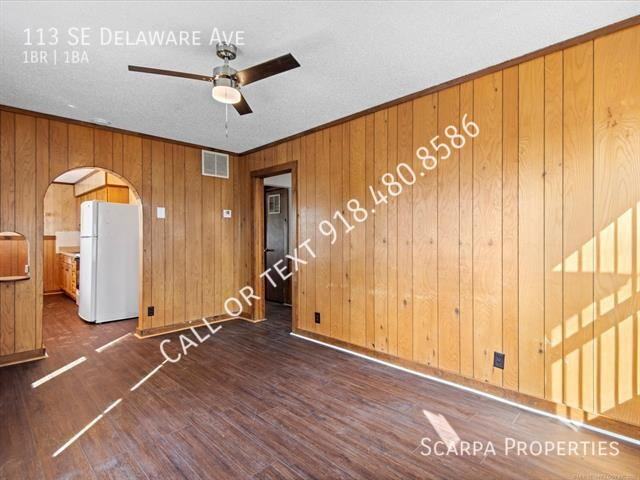 113 Se Delaware Ave - Photo 2 of 16