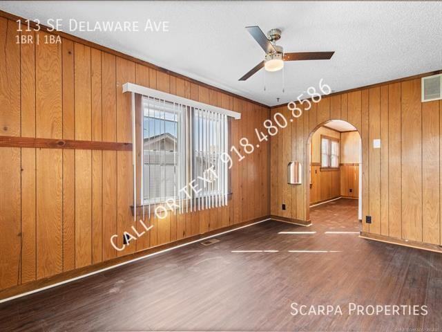 113 Se Delaware Ave - Photo 3 of 16