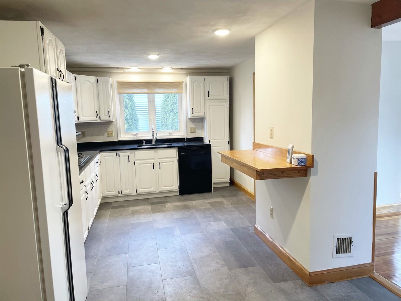 27 Webster Pl #27 - Photo 2 of 38