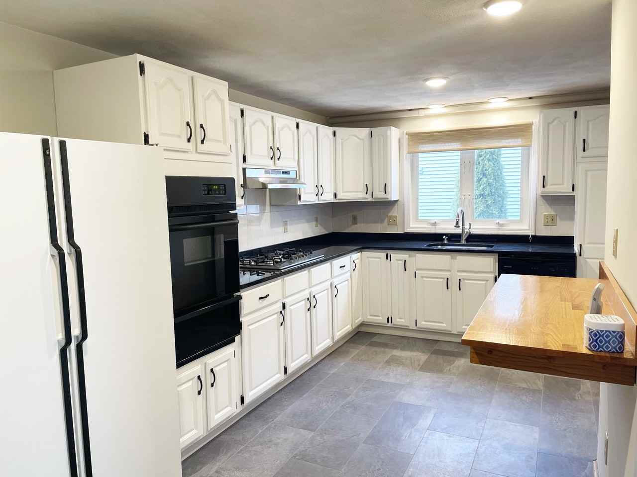 27 Webster Pl #27 - Photo 3 of 38