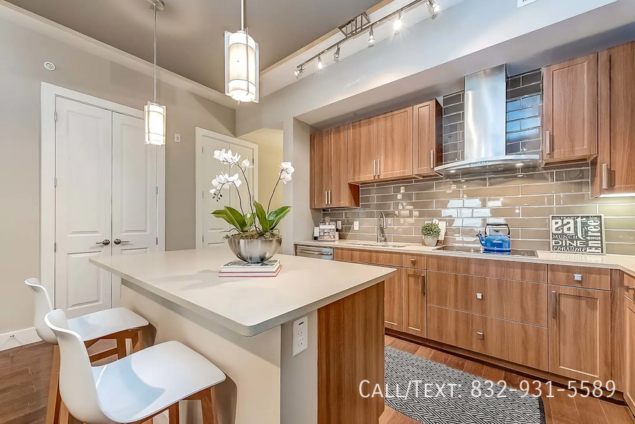 3501 Vossdale Rd #CHV - Photo 2 of 10