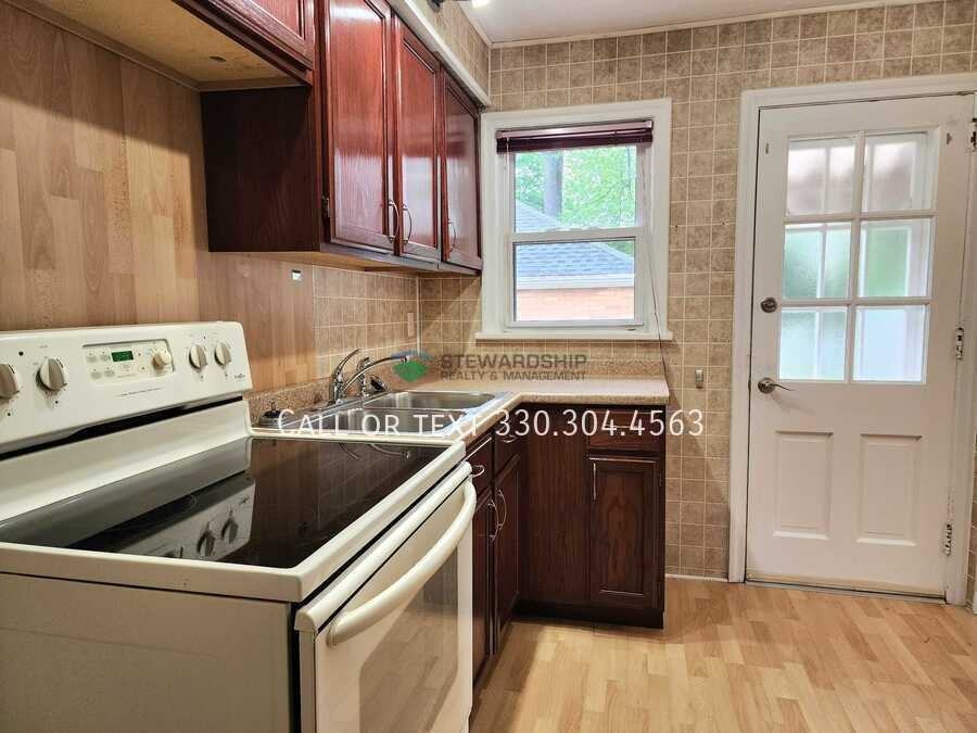 2131 Dennison Pl Nw - Photo 3 of 24