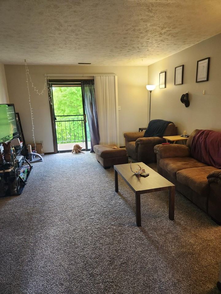 832 Flats - 622 N Colorado Ave - Photo 3 of 5