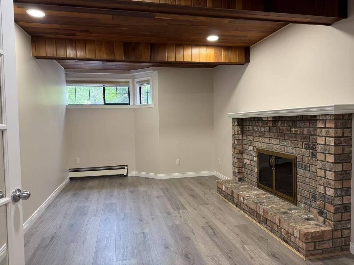 2495 West 34th Avenue - Photo 2 of 9