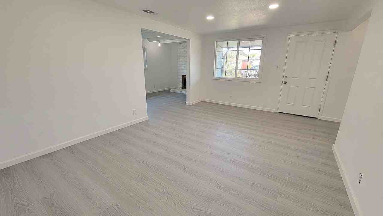 6265 Wilma Avenue - Photo 6 of 34