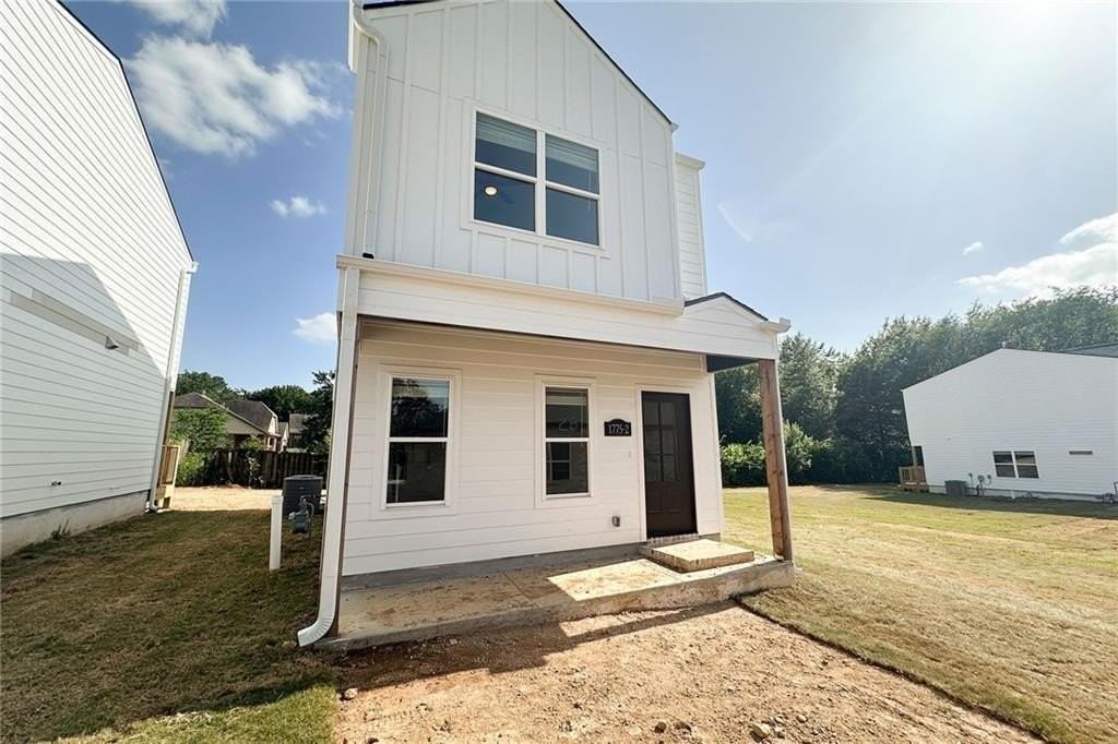 1326 S Van Buren Ave