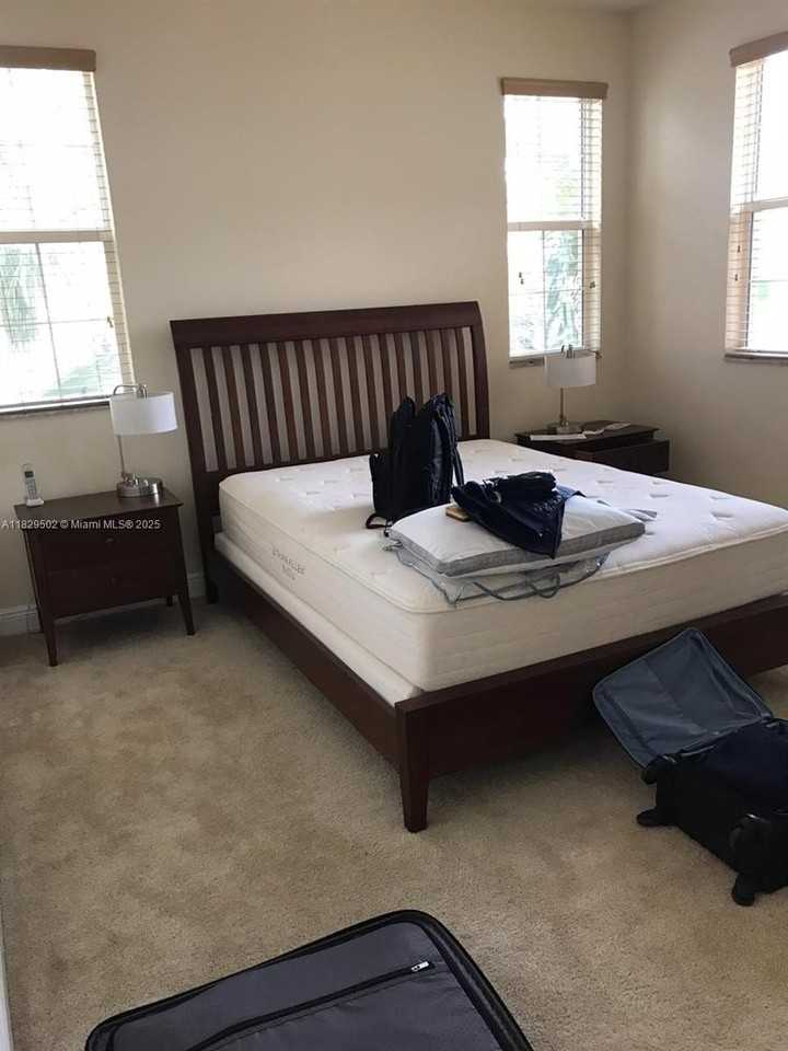 14657 Southwest 14th Street - Photo 2 of 32