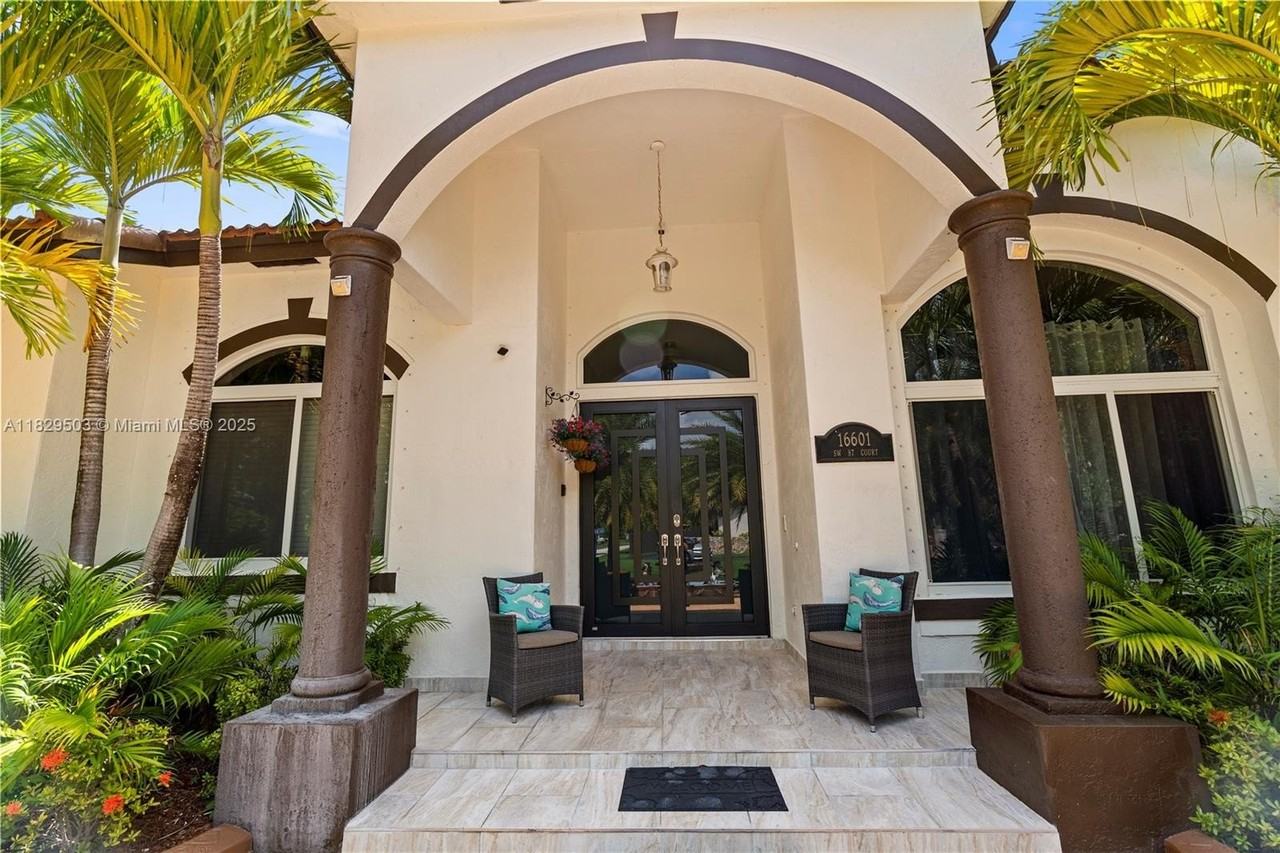 16601 Sw 87th Ct #16601 - Photo 5 of 50