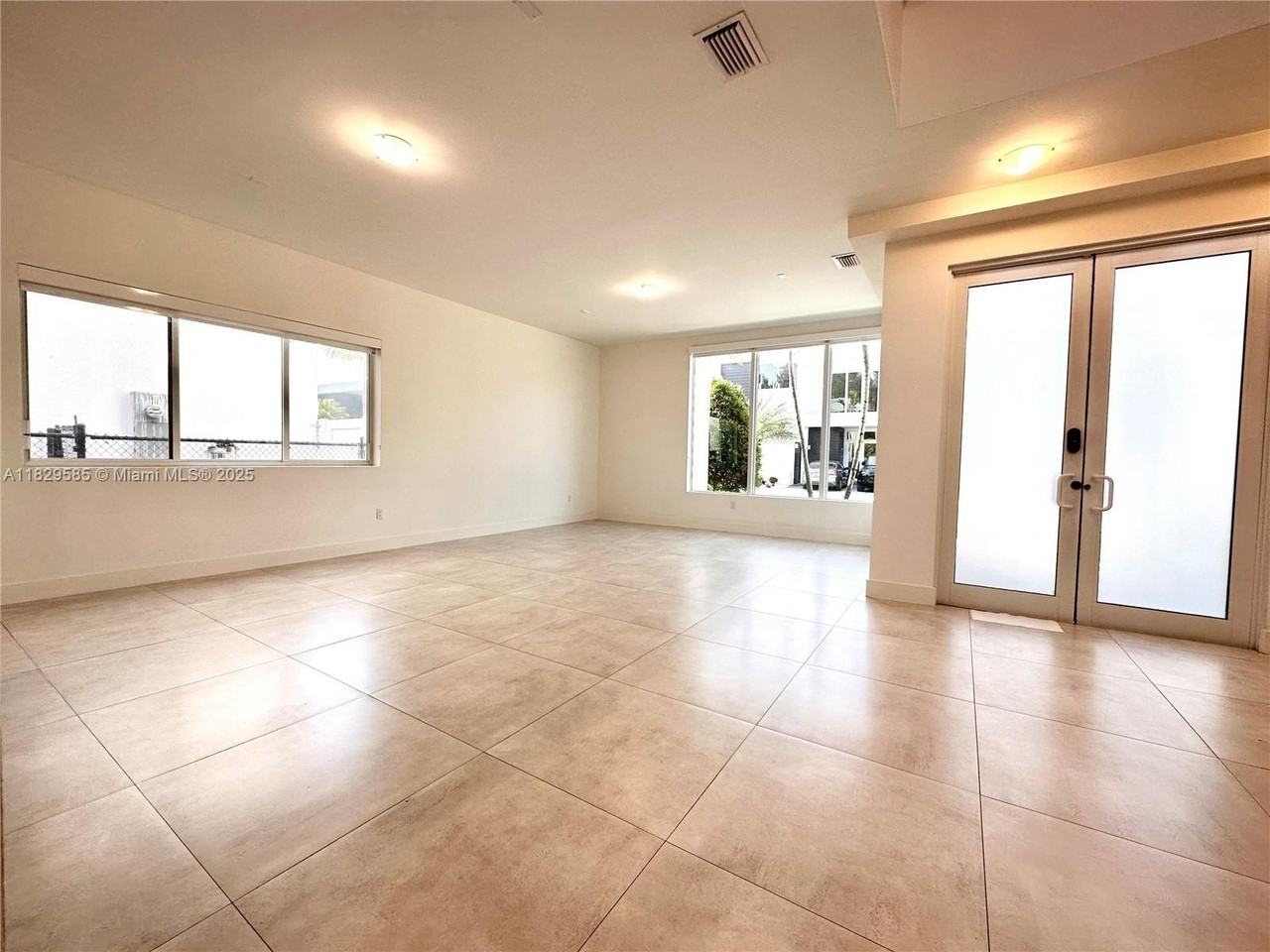 10258 Northwest 74th Terrace #0 - Photo 3 of 50