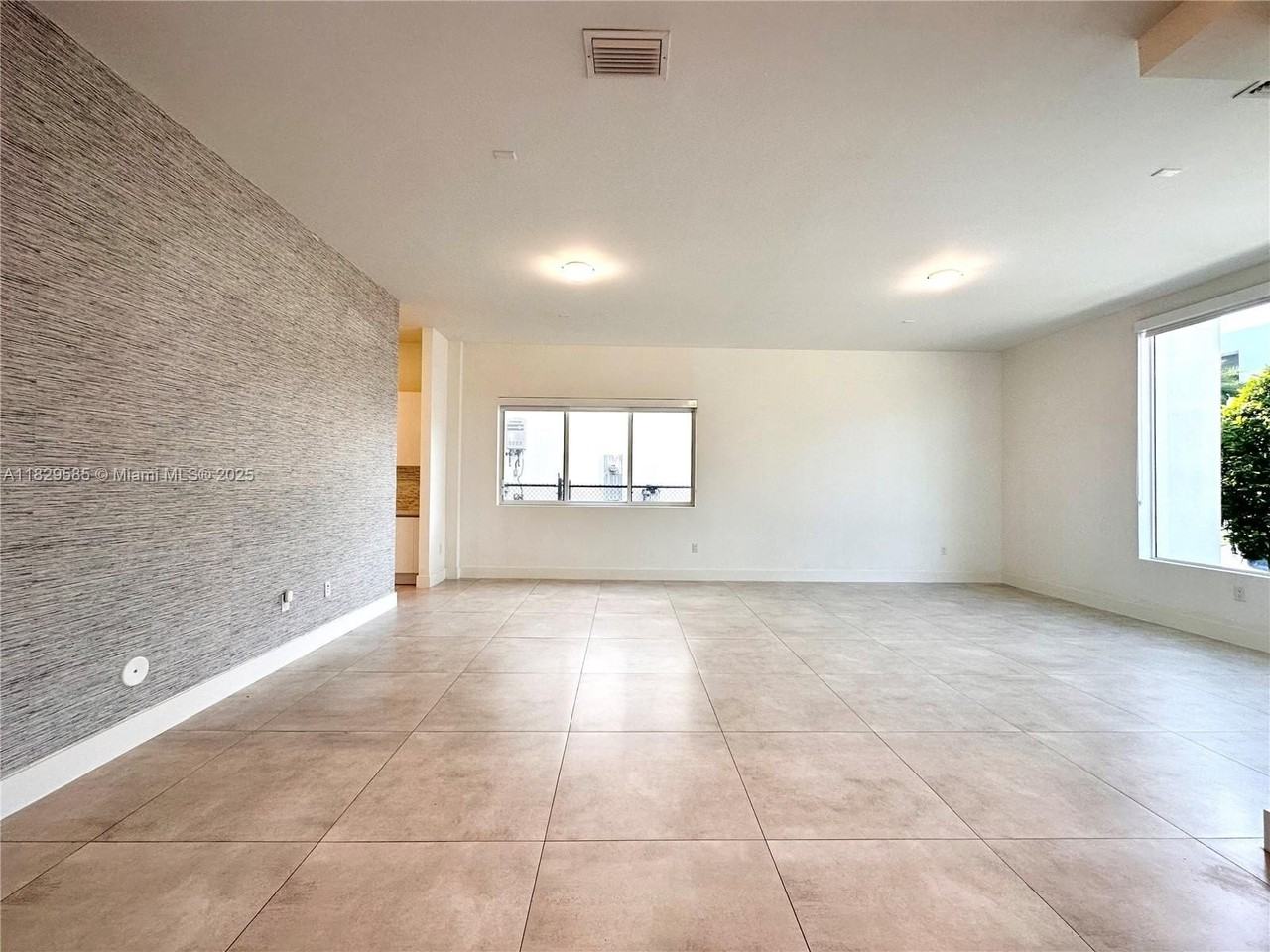 10258 Northwest 74th Terrace #0 - Photo 5 of 50