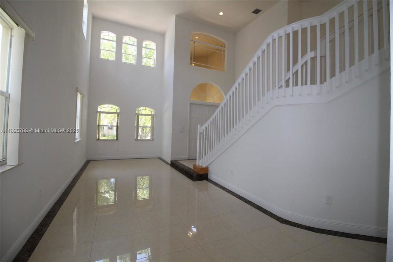 20732 Southwest 87th Court - Photo 2 of 8