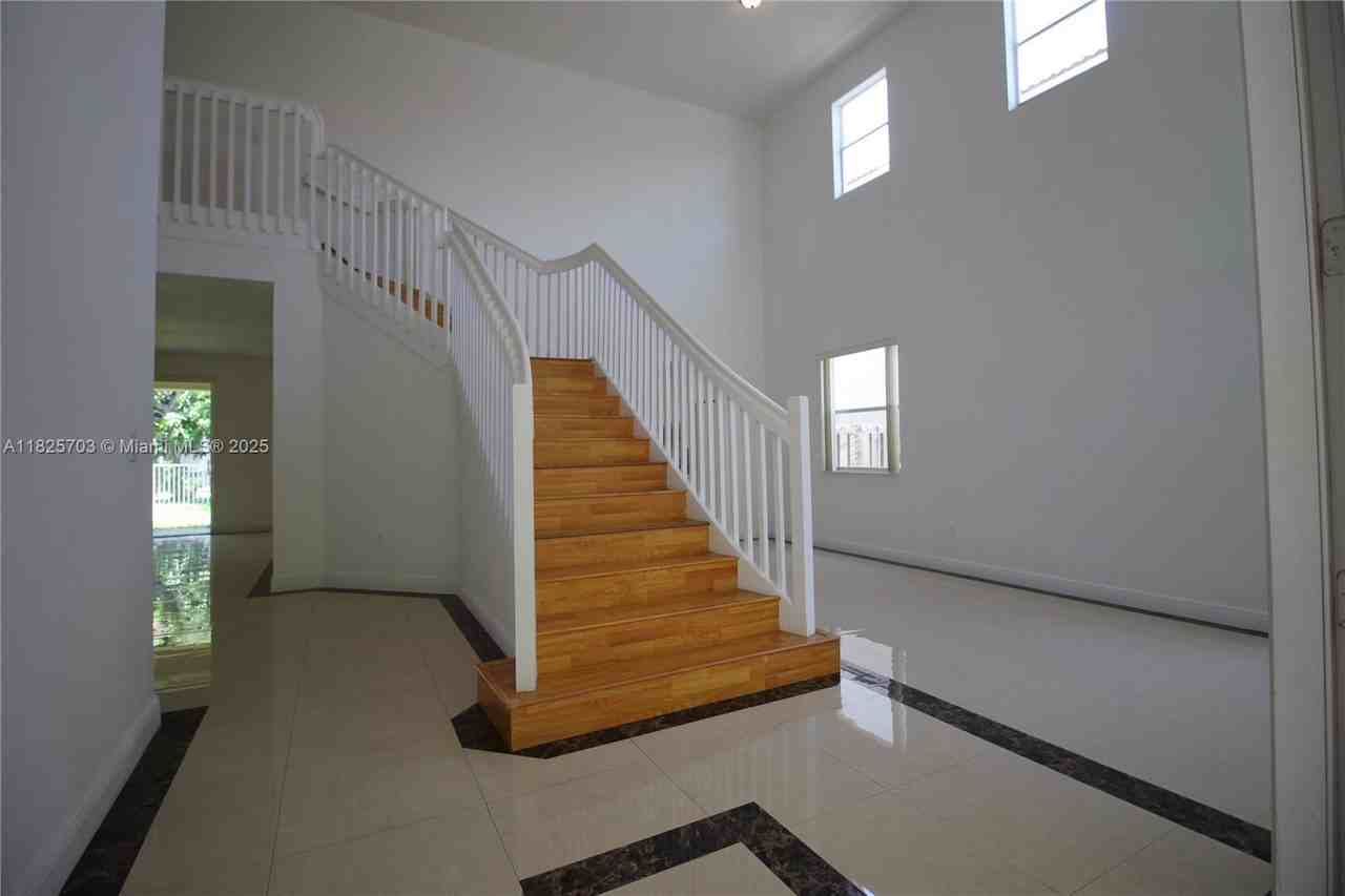 20732 Southwest 87th Court - Photo 4 of 8