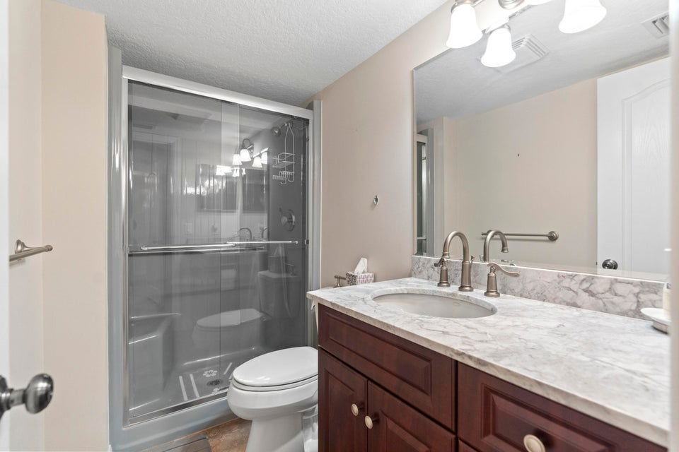 2615 Ne 1st Ct #403 - Photo 6 of 8