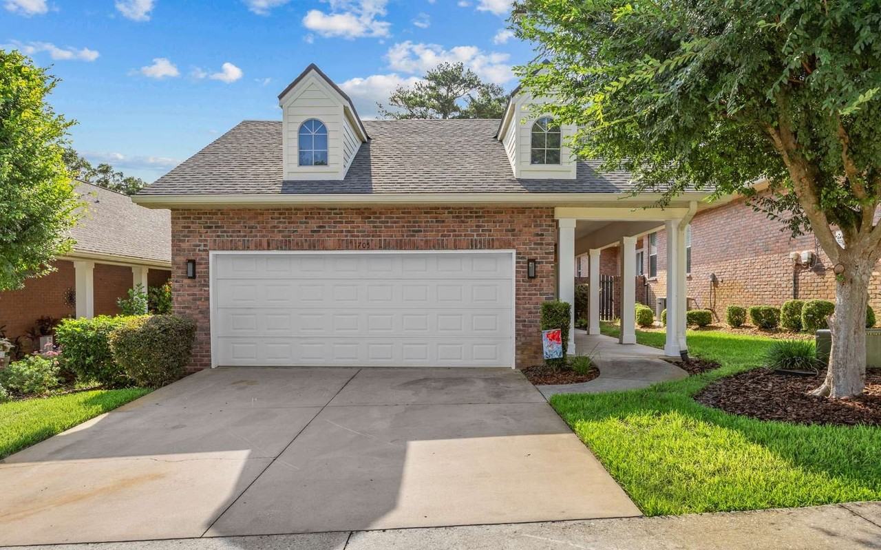 1705 Sw Paloma Ct - Photo 2 of 29