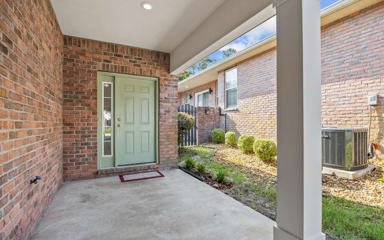 1705 Sw Paloma Ct - Photo 3 of 29