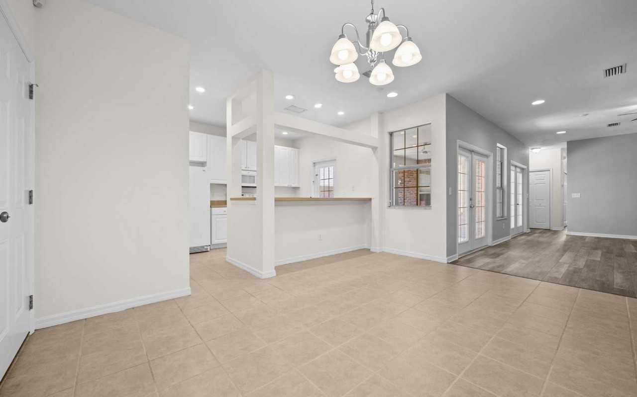 1705 Sw Paloma Ct - Photo 5 of 29