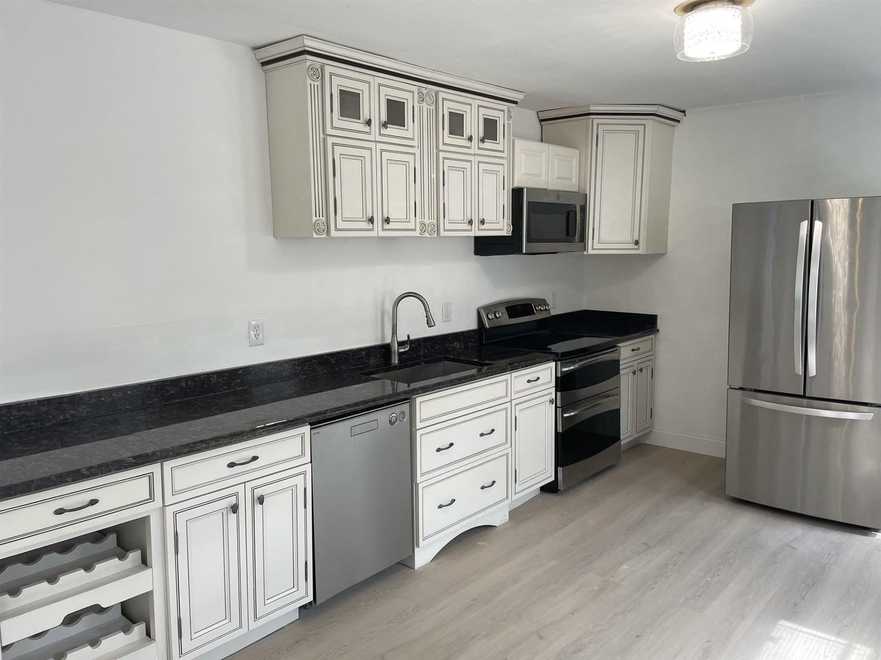 51 South St #A - Photo 2 of 35