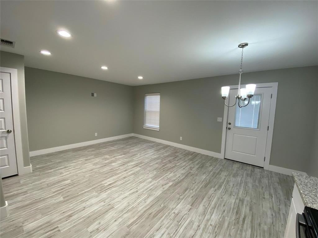 131 East Bond Street - Photo 2 of 10