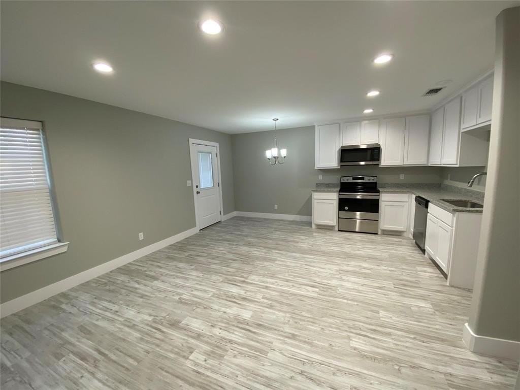 131 East Bond Street - Photo 3 of 10