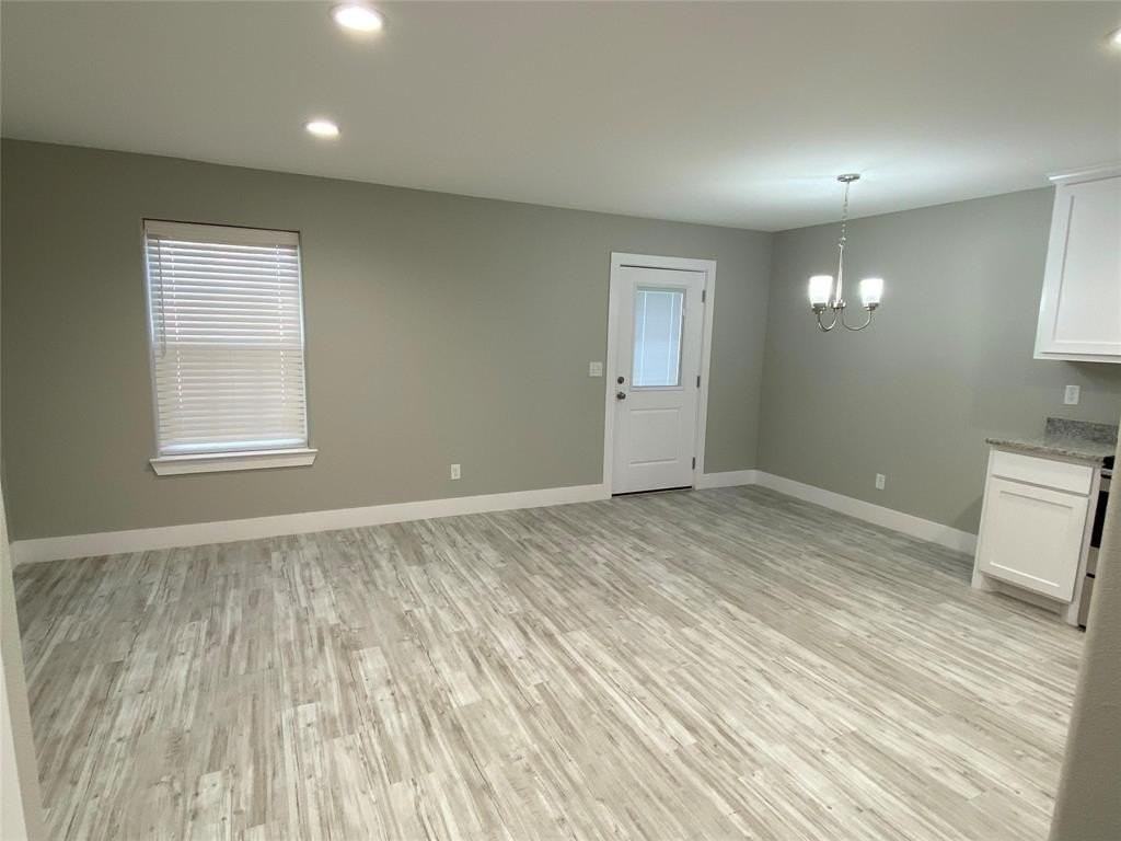 131 East Bond Street - Photo 4 of 10