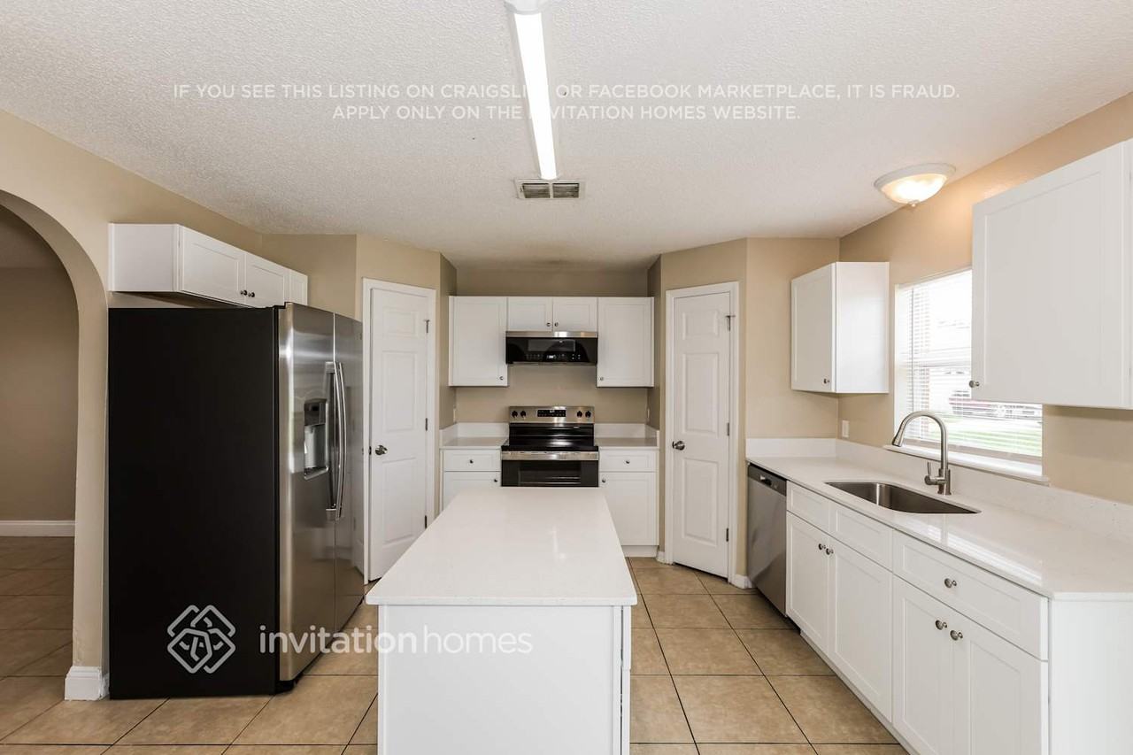 1908 Sawfish Dr - Photo 6 of 17