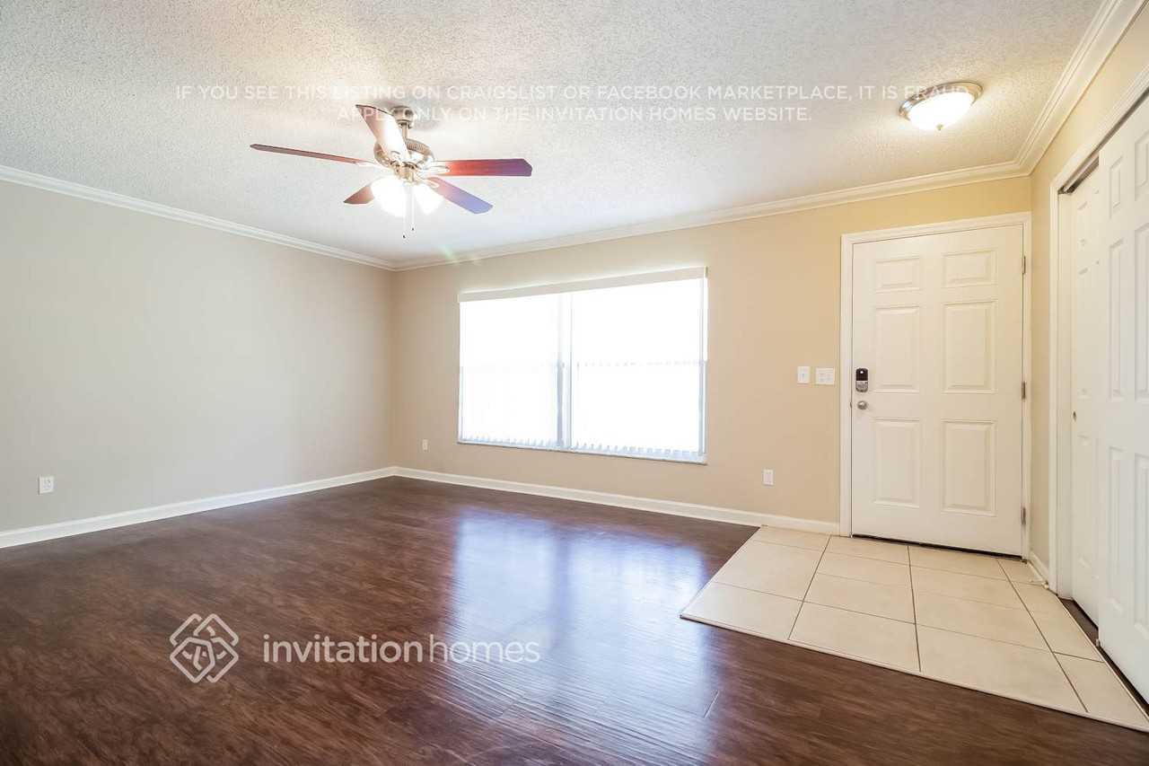 110 Centennial Dr - Photo 4 of 19