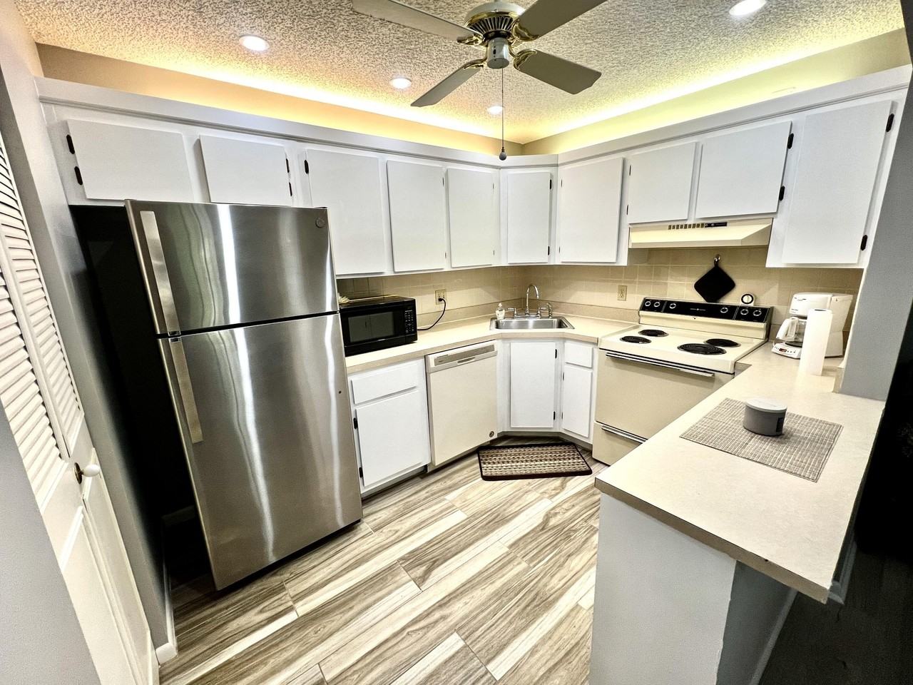 408 Pine Glen Ln #C2 - Photo 2 of 25