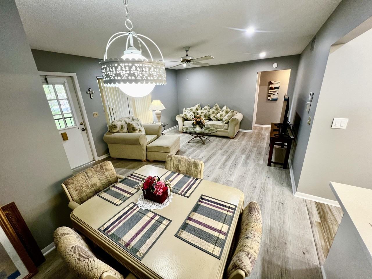 408 Pine Glen Ln #C2 - Photo 3 of 25