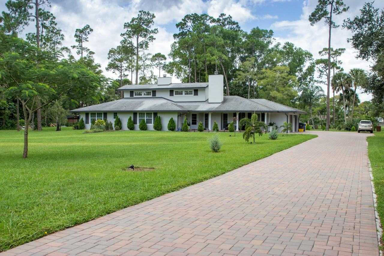 661 West Rambling Drive - Photo 3 of 33