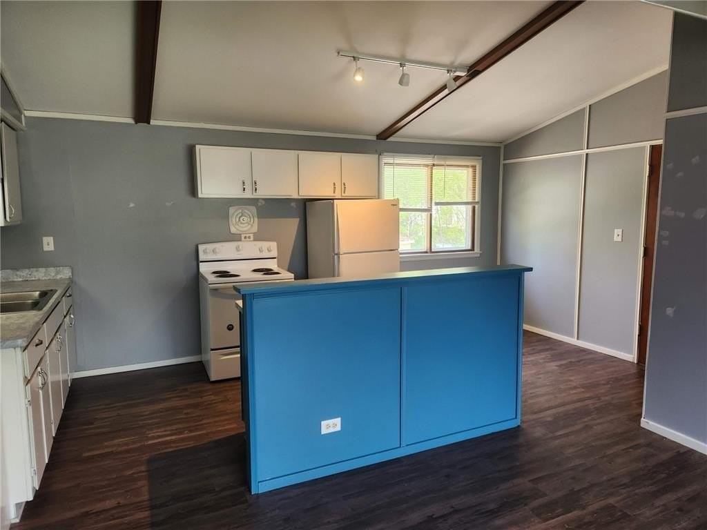 255 6th Ave Ne #2 - Photo 2 of 17