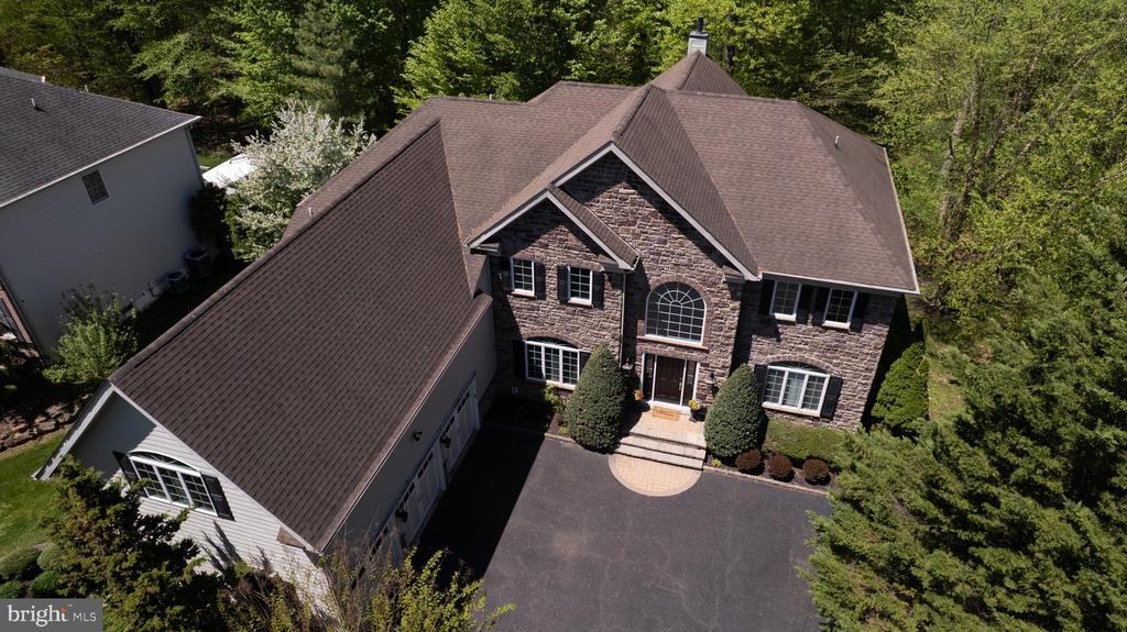 4210 Greenspire Ln - Photo 2 of 50