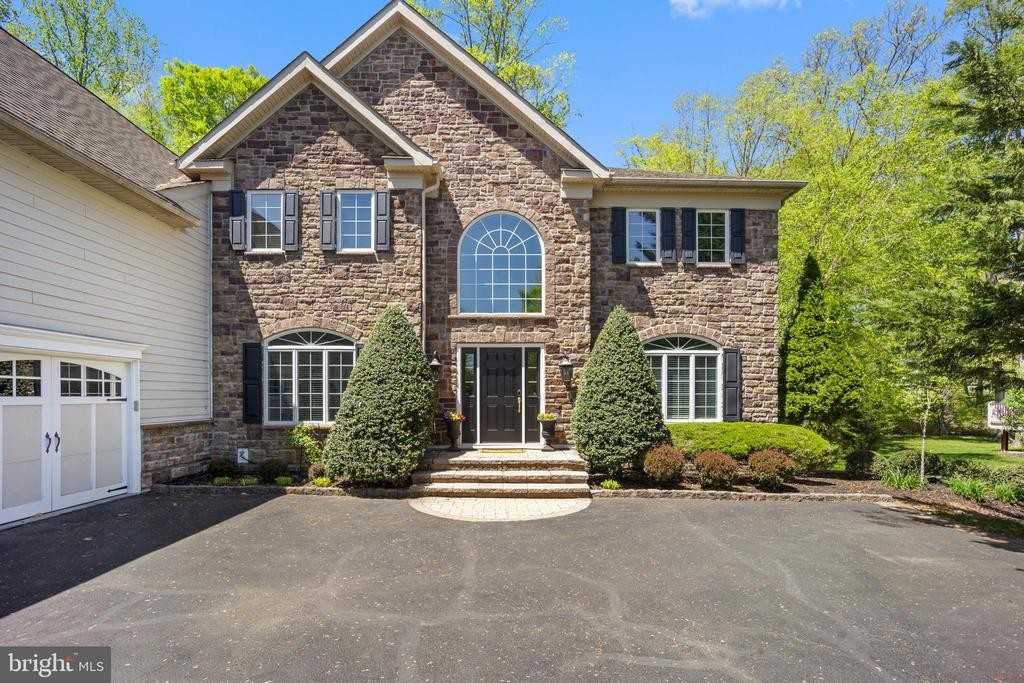 4210 Greenspire Ln - Photo 3 of 50