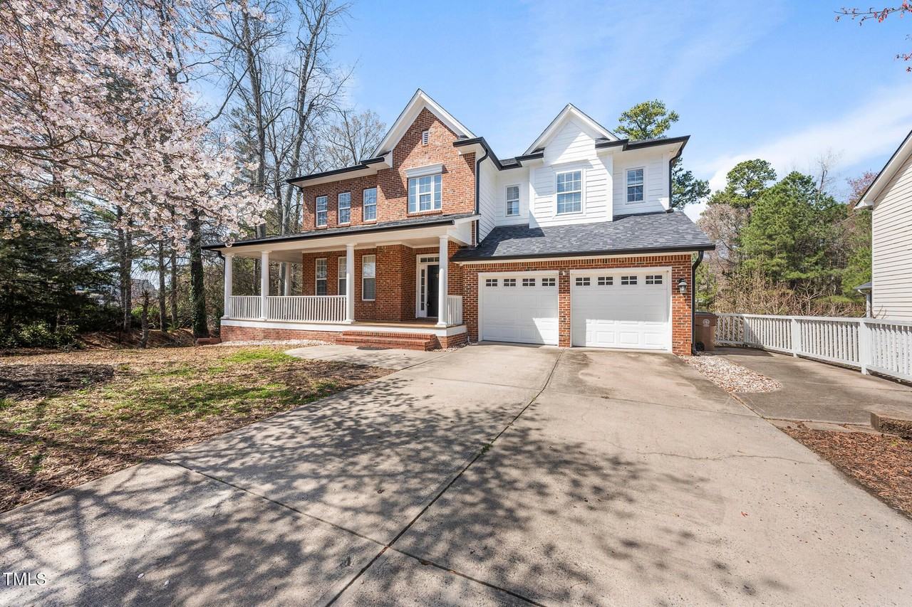 101 Palmwood Ct - Photo 2 of 50