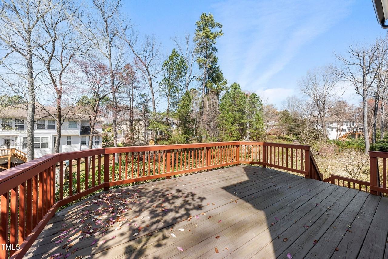 101 Palmwood Ct - Photo 6 of 50