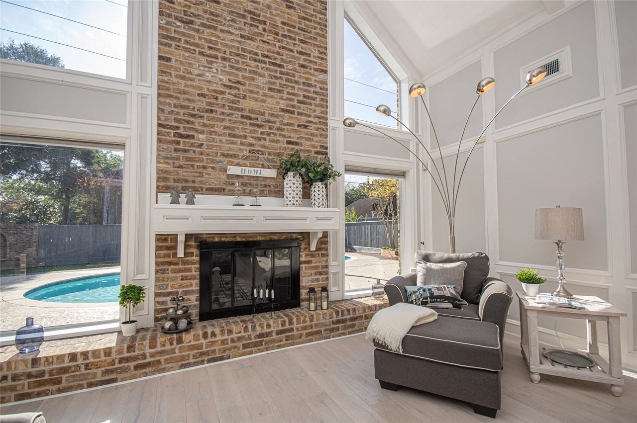 9203 Godstone Ln - Photo 7 of 35