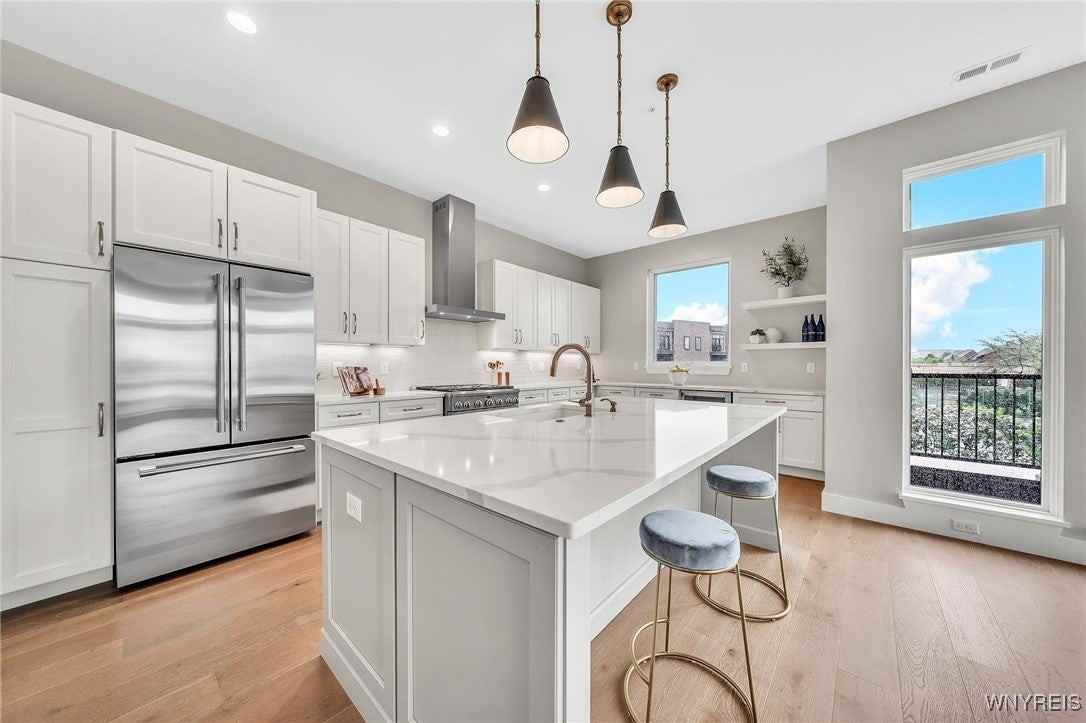 272 Lakefront Blvd - Photo 3 of 47